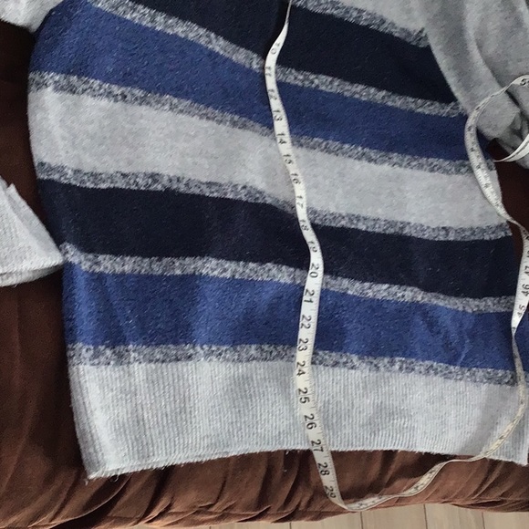 Denver Hayes, ladies knitted sweater, navy blue, blue, and gray stripes.XXL - Picture 7 of 7
